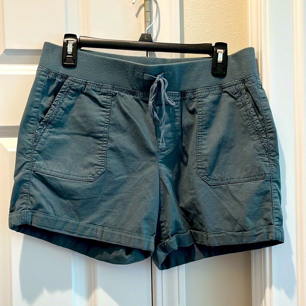 Stitch Star M x 4.5” teal blue stretch twill cuffed pull on 4 pocket shorts VGUC